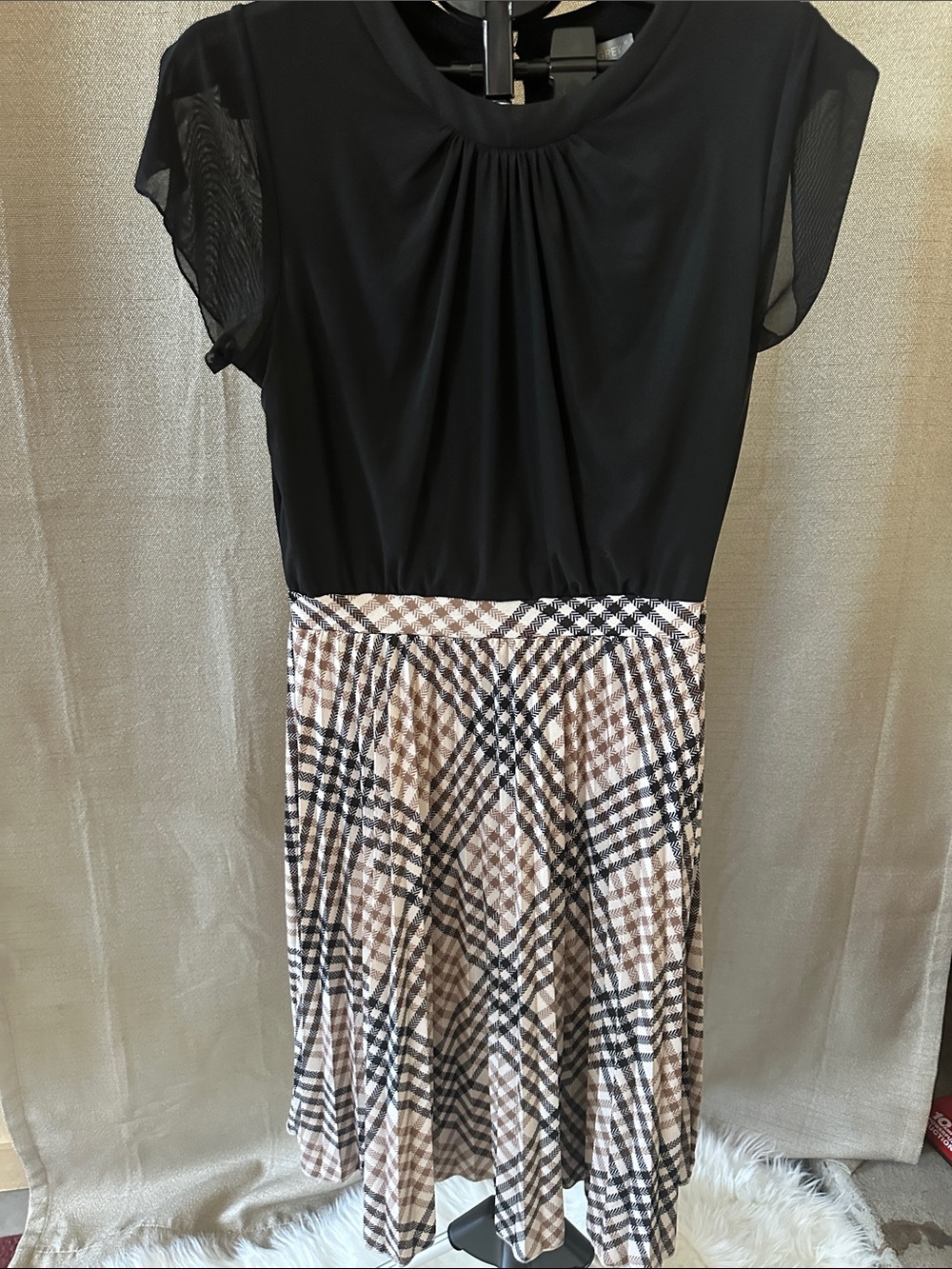 Black and Beige Plaid Midi Dress with Short Sleeves